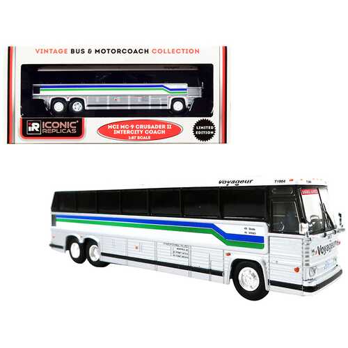 1980 MCI MC-9 Crusader II Intercity Coach Bus "Voyageur Colonial Bus Lines" Quebec Express (Canada) White and Silver with Stripes "Vintage Bus & Motorcoach Collection" 1/87 (HO) Diecast M